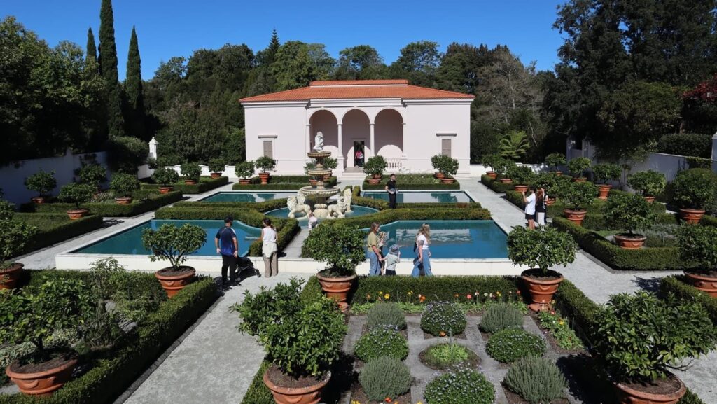 Hamilton gardens tour